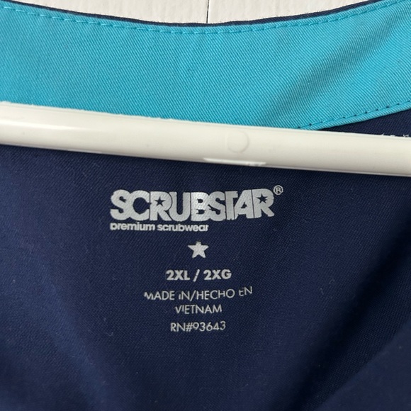 Blue scrub top Scrubstar - Picture 2 of 3
